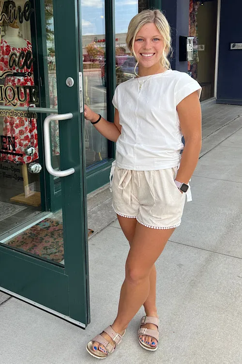 Amanda - PomPom Hem Linen Shorts - Oatmeal