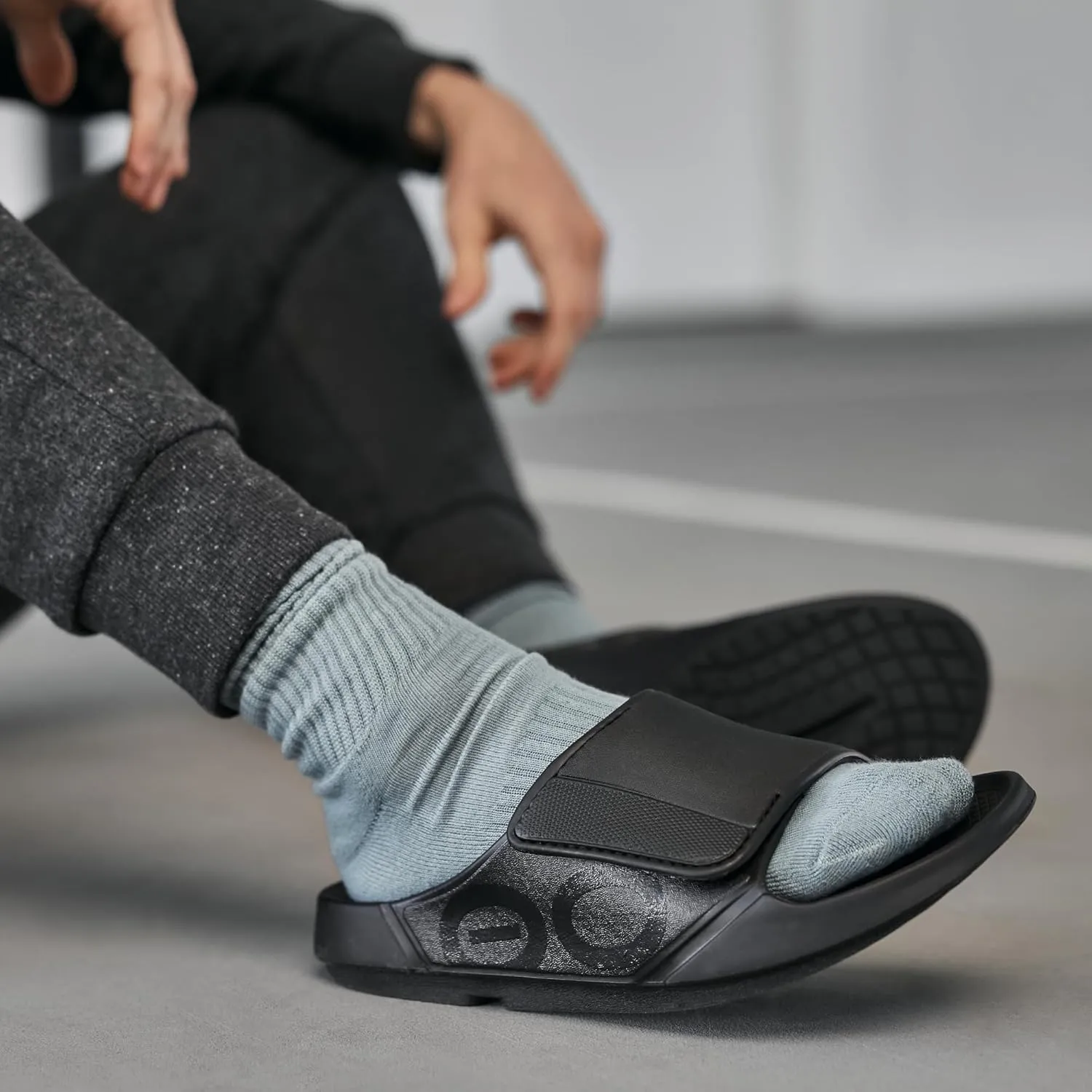 OOFOS OOahh Slide - Lightweight Recovery Footwear - Reduces Stress on Feet, Joints & Back - Machine Washable